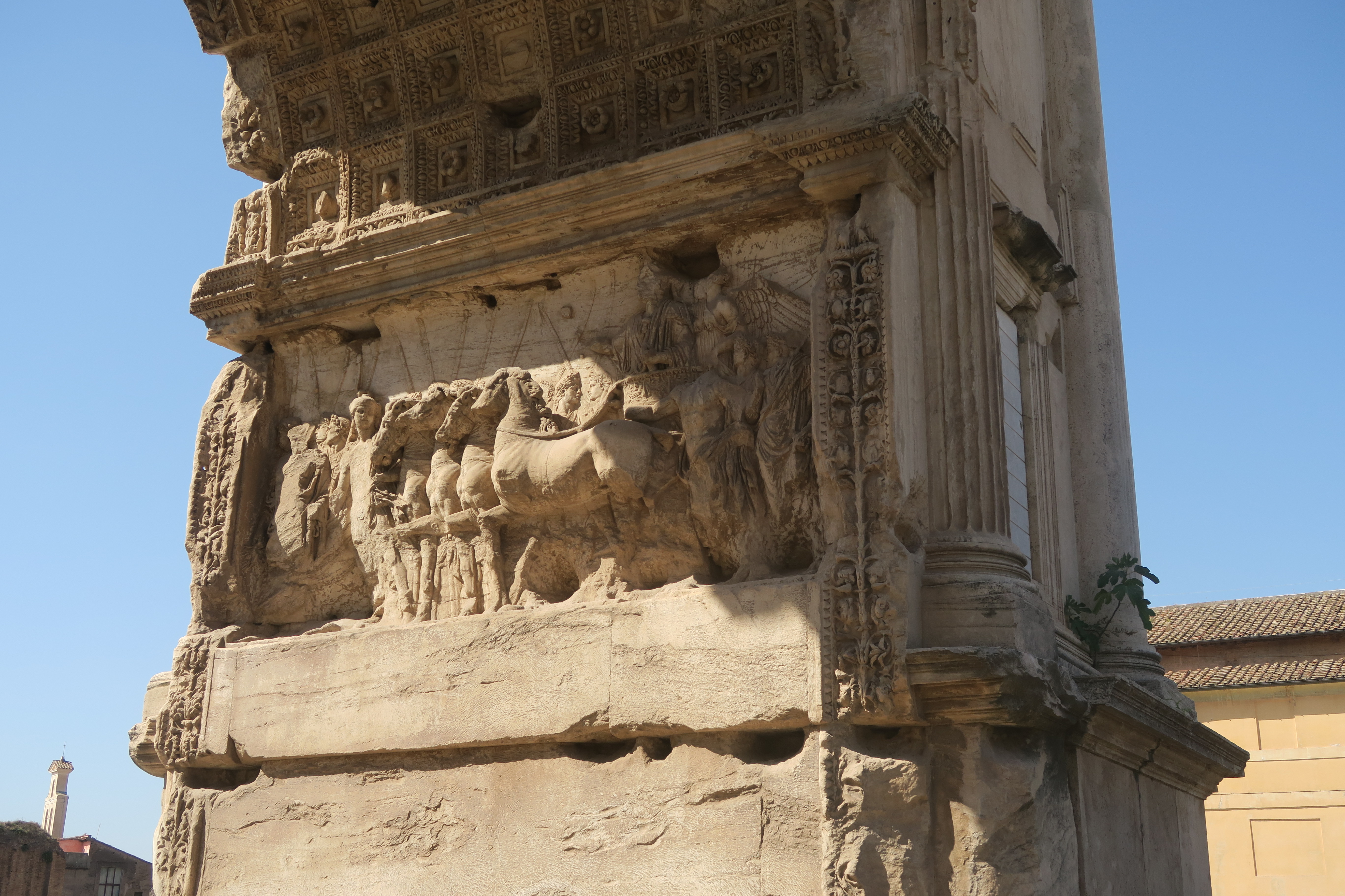 Farbfotografie des Durchgangs des Titusbogen in Rom 