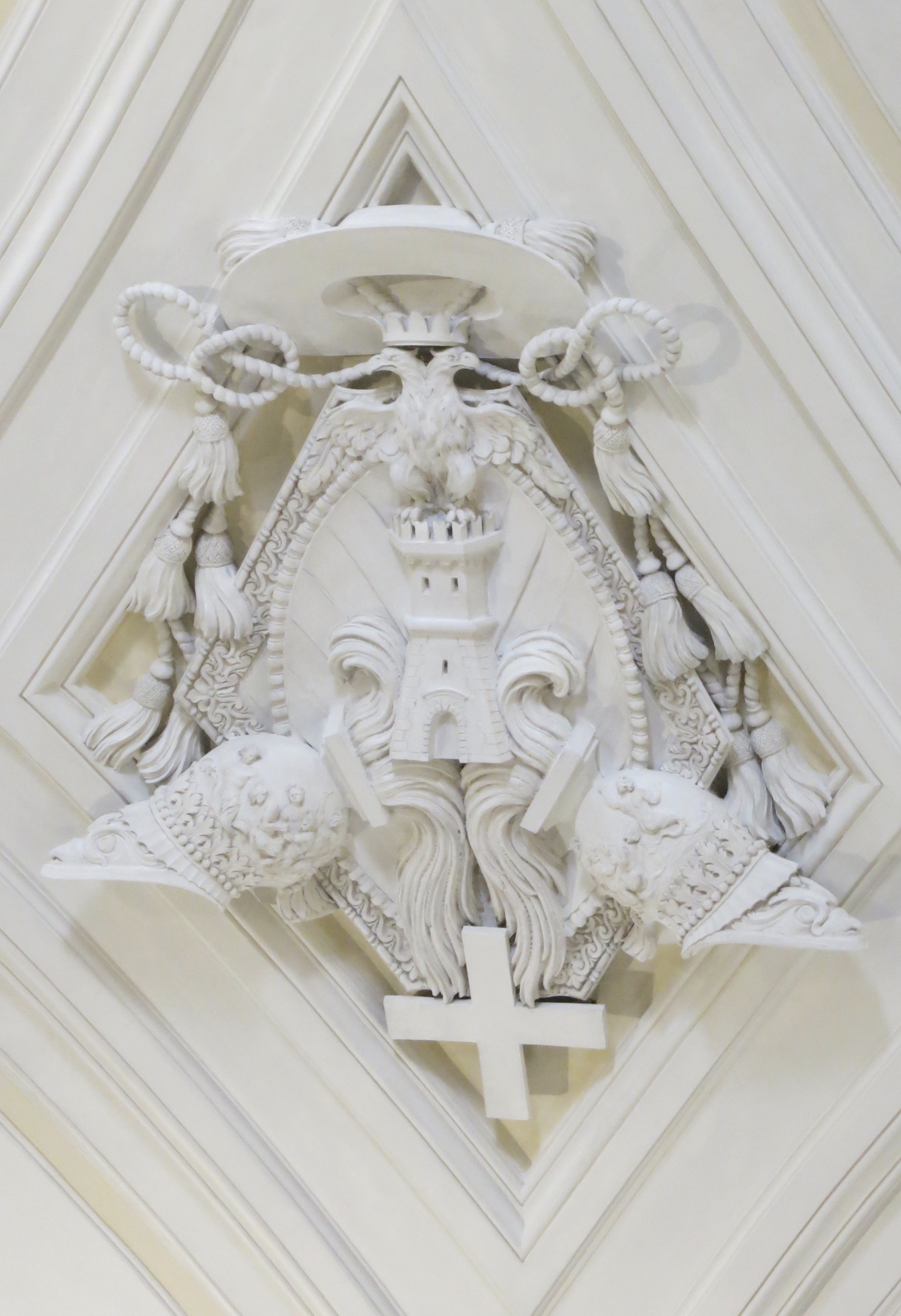 Fotografie der Wappenkartusche in Santa Maria del Priorato in Rom.