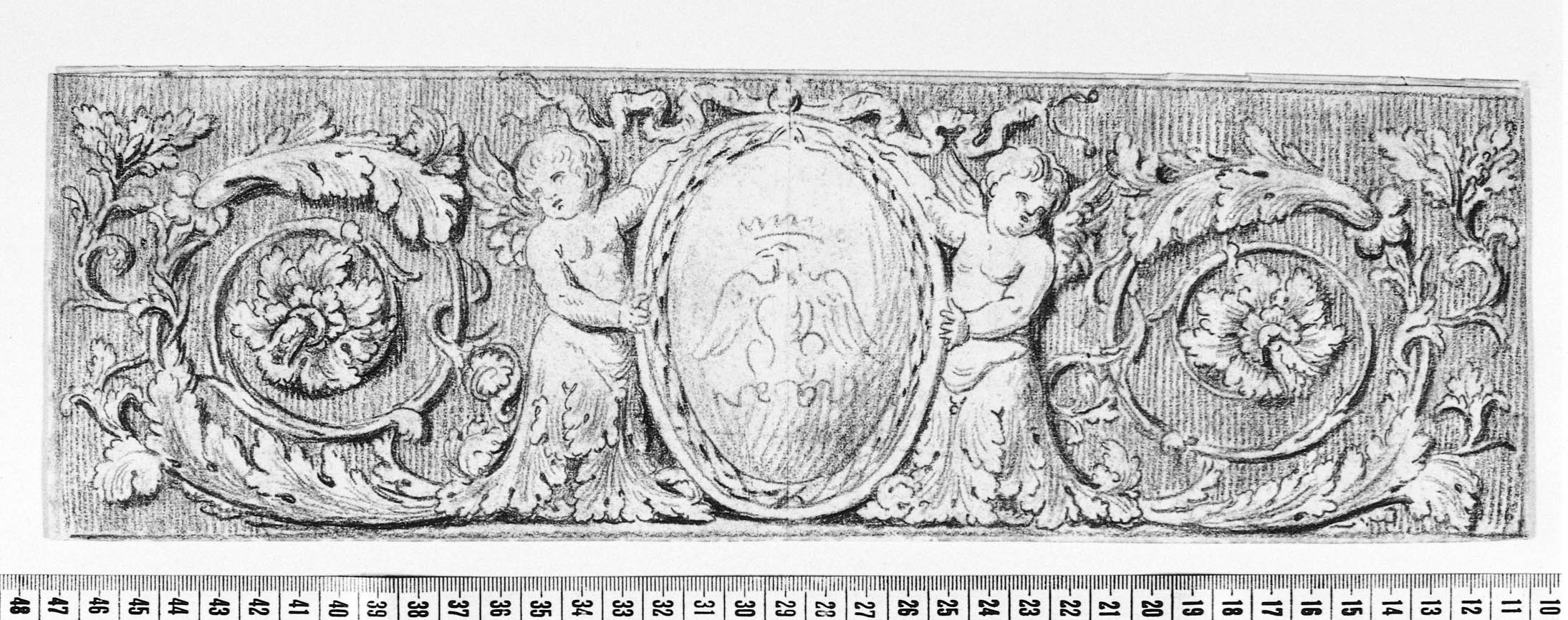 Zeichnung im Querformat mit zwei Putten, die ein Medaillon zwischen sich halten. 