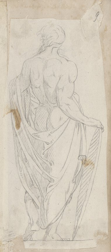 Auflichtaufnahme Frontalansicht eines männlichen Rückenakts mit die Beine bedeckendem Tuch und Schild in schwarzer Kreide gefertigt