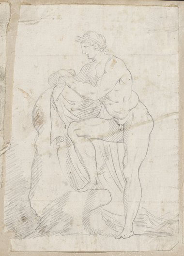 Auflichtaufnahme Profilansicht einer männlichen Figur mit auf Felsen gestütztem Bein und aufgelehnten Armen, mit schwarzer Kreide gezeichnet