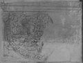 UV-Reflektografie Schwarze Kreidezeichnung einer Aschenurne mit Girlande, Pansmasken, Rosette mit geflügeltem Medusenhaupt und Bukranion, überwiegend nur die linke Hälfte detailliert ausgeführt